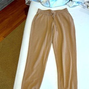 Quince cashmere jogger M (6-8)